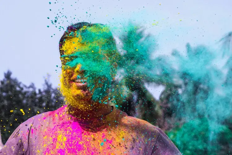 Playing color during the Holi festival