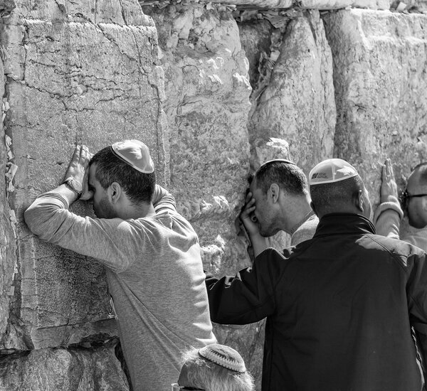 Hanukkah proun pronunciation