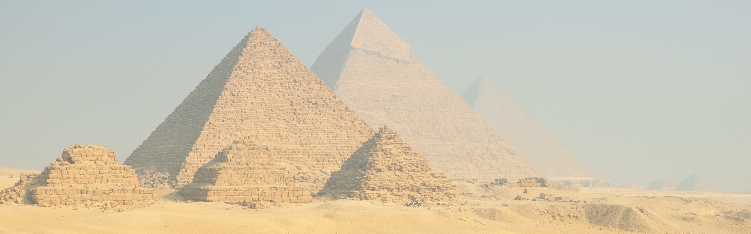 The Pyramids of Giza: Location, History, Travel Tips...