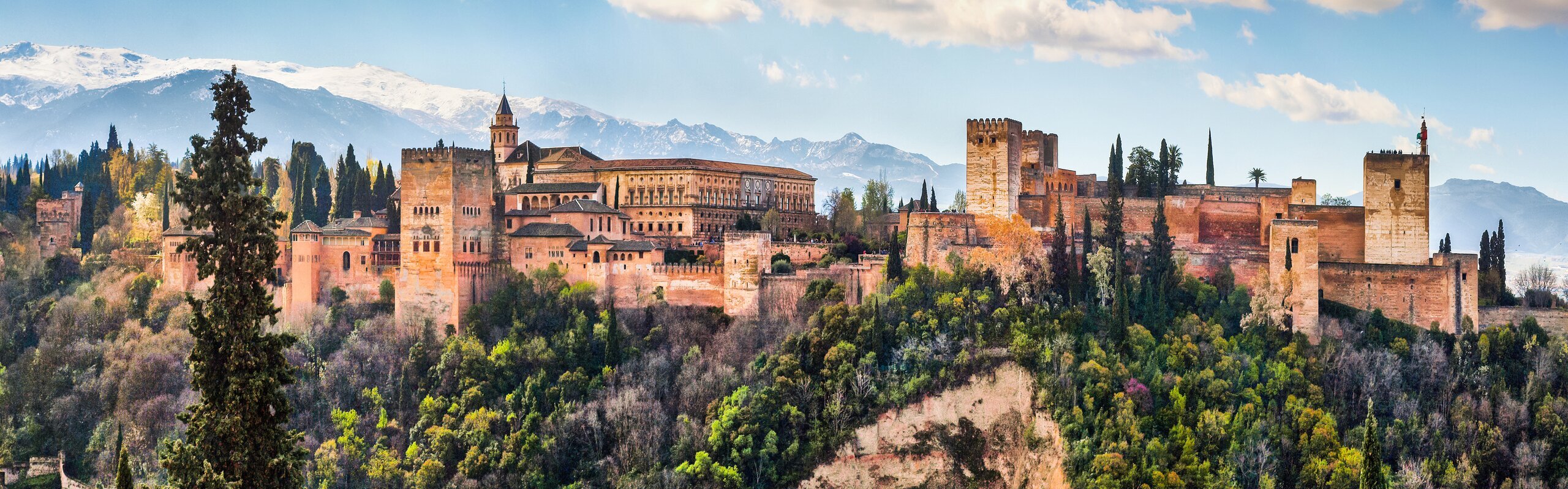 Spain Weather in April 2025: Travel Tips for First-Timers