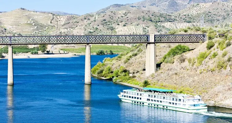 cruise at Douro Valley