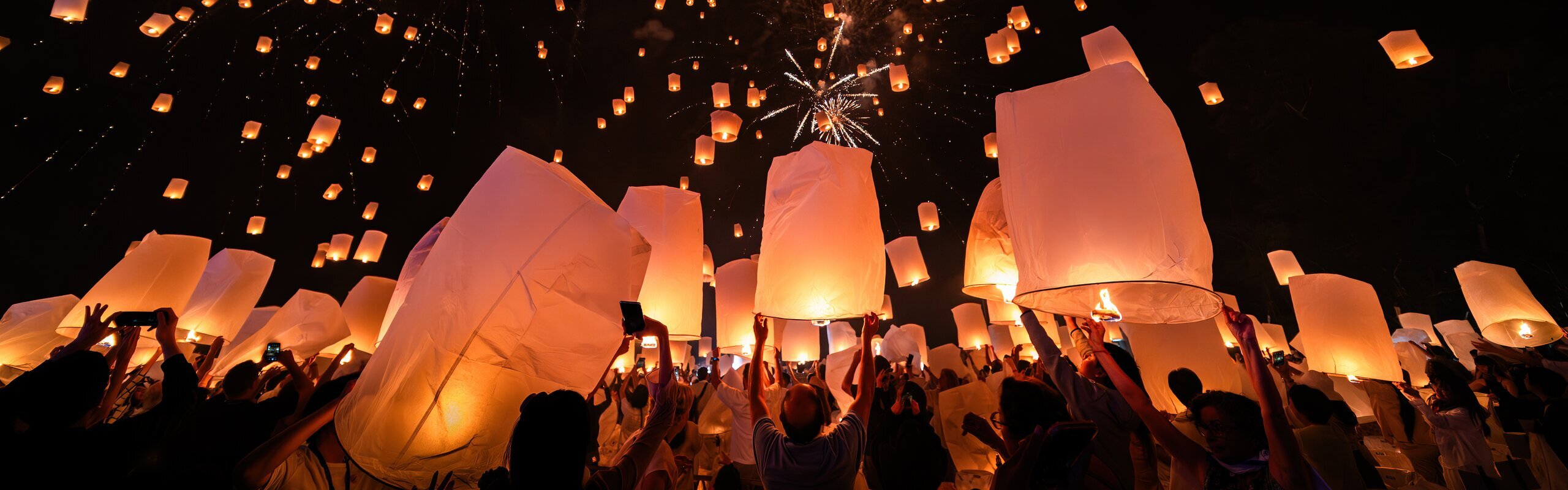 A Unique Tour to Loy Krathong & Yi Peng Festival